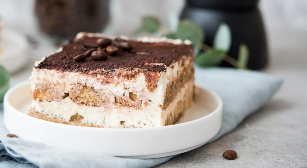 Trucuri pentru cel mai bun tiramisu. Secretul pentru o cremă pufoasă și delicioasă