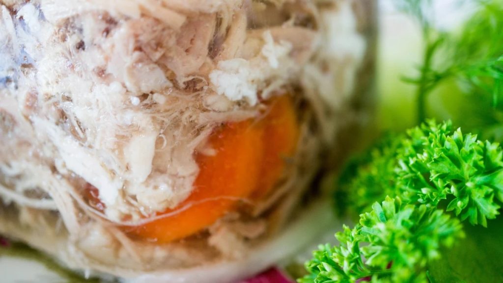 Trucuri pentru o piftie limpede. Secrete de la cei mai iscusiți bucătari