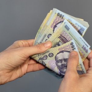 Un nou ajutor financiar de la stat se dau 1000 de lei din 2023 acestor români