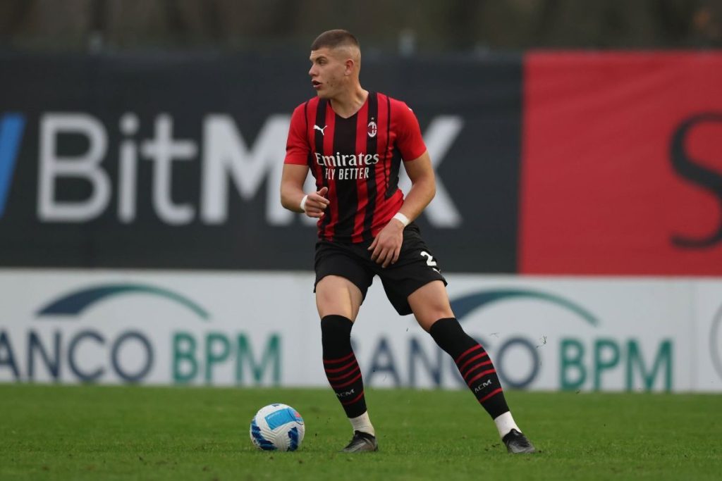 România mai pierde un fotbalist de perspectivă. Ce scrie presa din Italia despre marea speranță a lui AC Milan