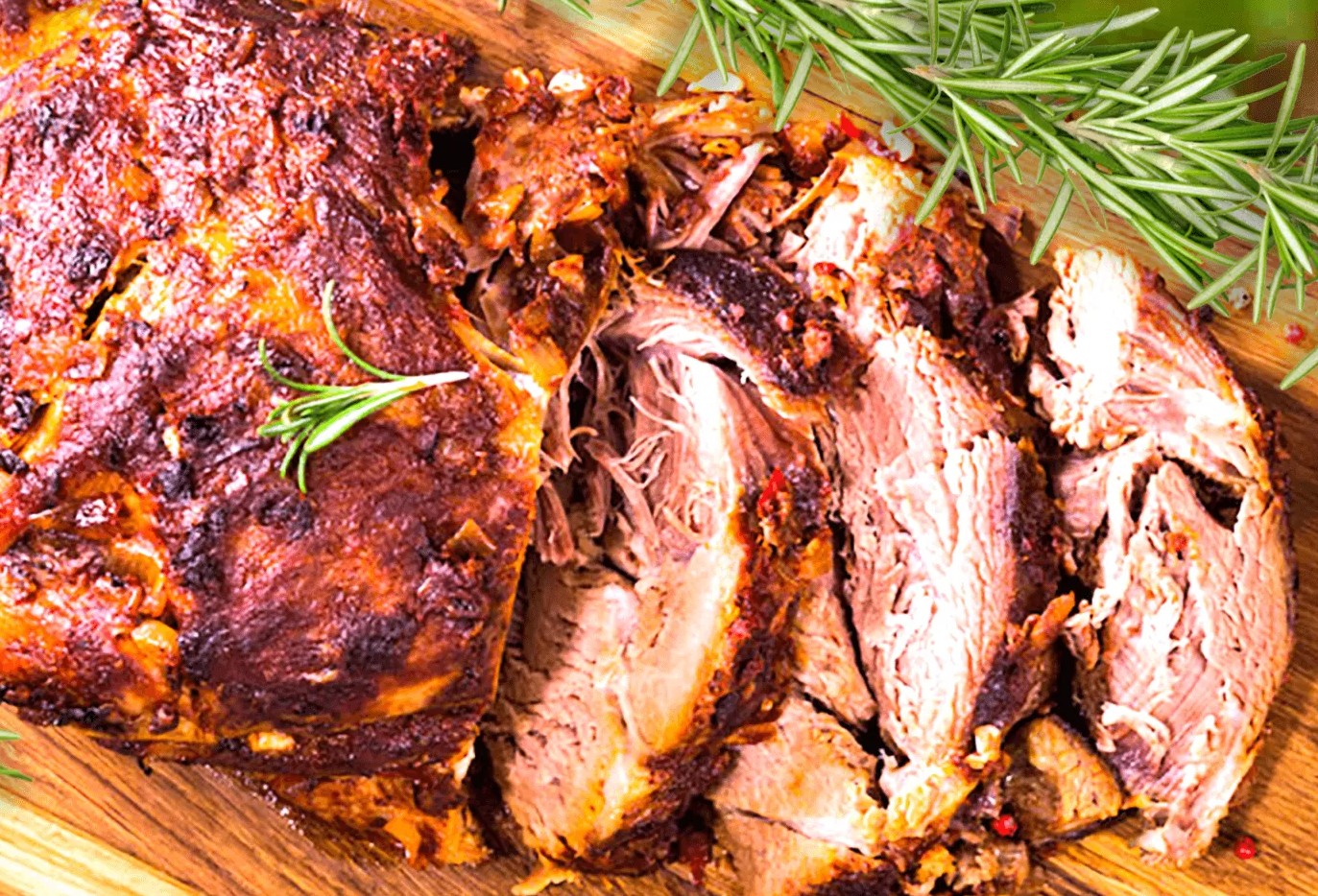 Trucul folosit de măcelari pentru a alege carnea fragedă. La ce să fii atent când o cumperi, e ideală pentru friptura de Sărbători 