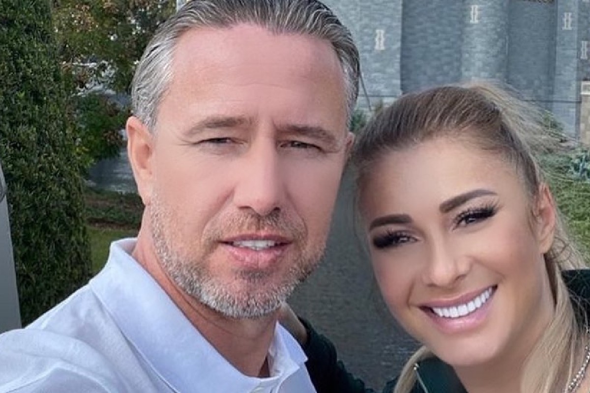 Cu ce vrea să înlocuiască Anamaria Prodan tatuajul cu chipul lui Reghe. Noul desen o reprezintă în totalitate. „Am început să modific încet-încet” (Exclusiv)