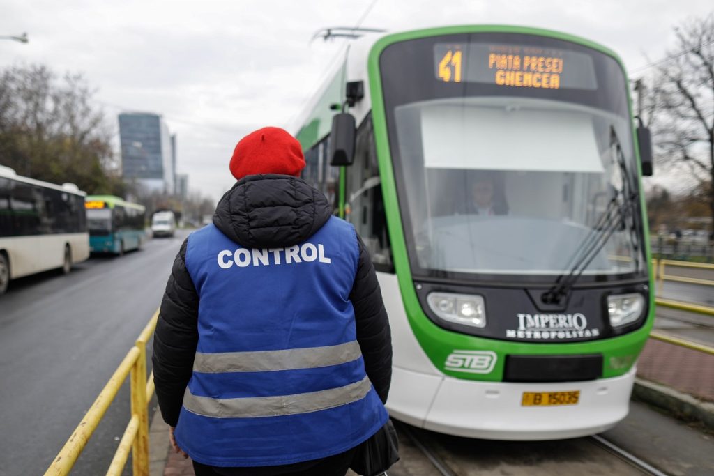 Surpriza pe care au avut-o bucureștenii care au călătorit cu noile tramvaie. Au început să circule astăzi, 10 decembrie