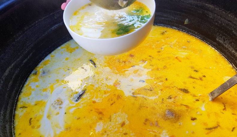 Comuna din Romania care atrage zeci de mii de turisti in fiecare an. O sarbatoare a devenit vedeta in zona