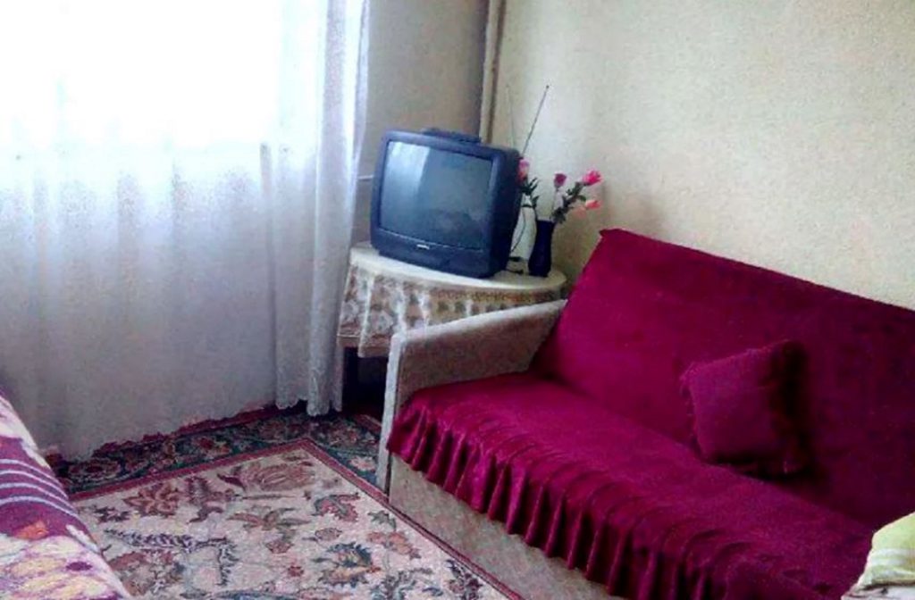 Prețul de nimic la care se vinde un apartament cu două camere într-un oraș din România. Vine mobilat și utilat