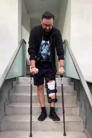 Primele imagini cu Catalin Maruta in carje, dupa operatie