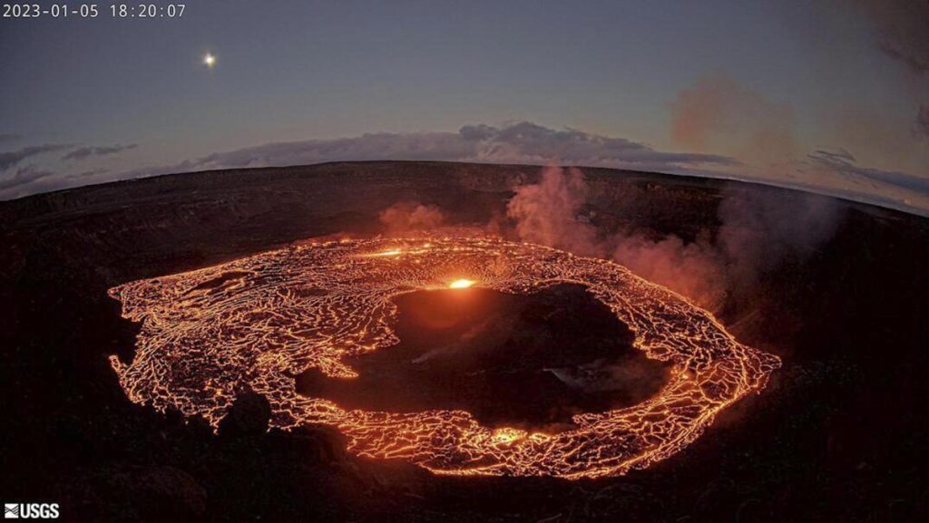 Vulcanul Kilauea din Hawaii a început să erupă. Nivelul de alertă a fost ridicat la gradul „roşu”