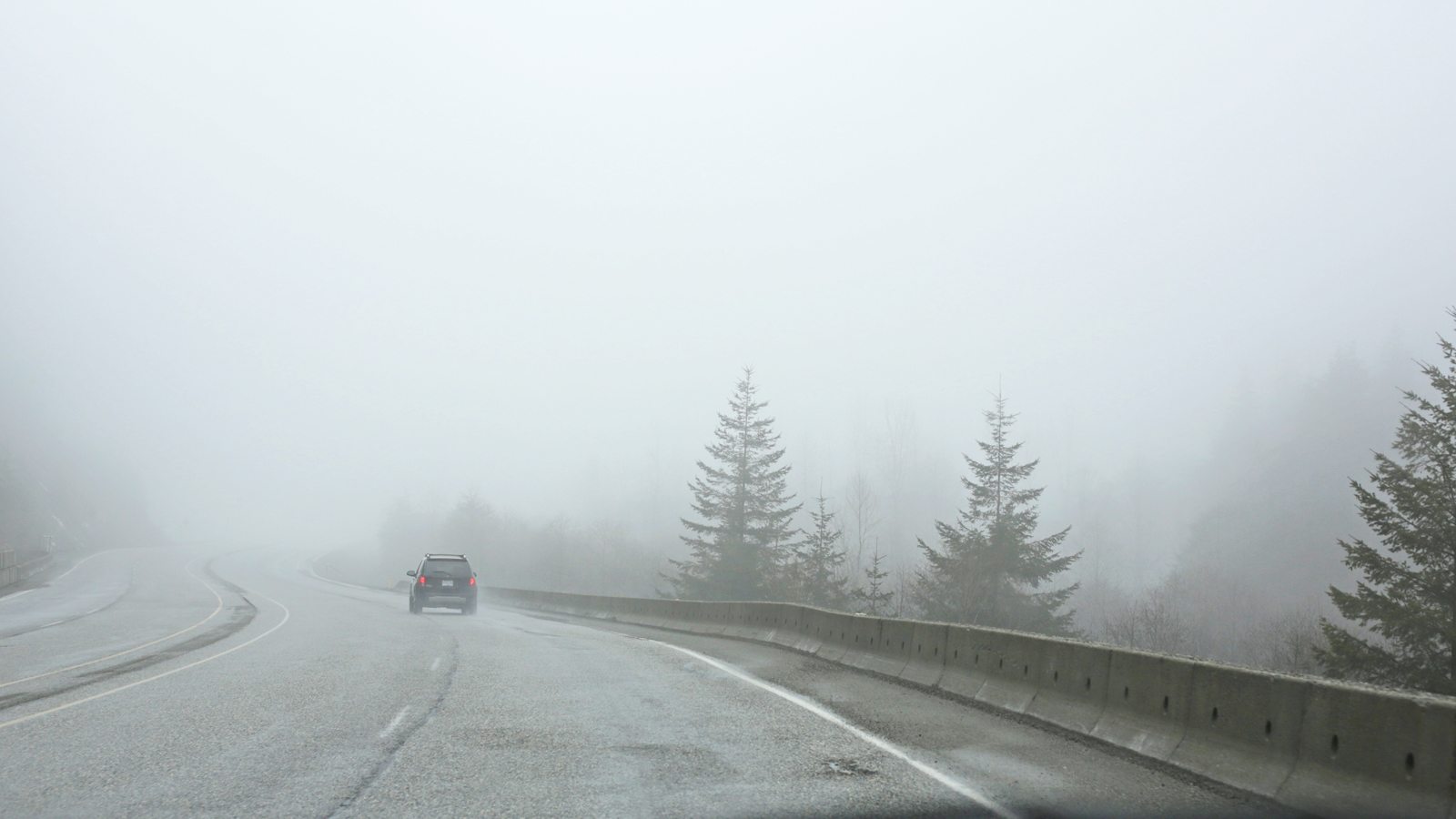 Vreme extrem de schimbătoare în toată țara. De la codul galben de ceață și polei, la temperaturi neobișnuite