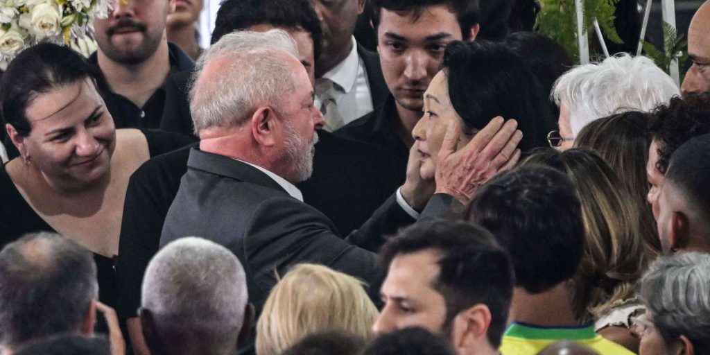 Înmormântarea lui Pele. Și președintele Braziliei a venit să-i aducă un omagiu Regelui