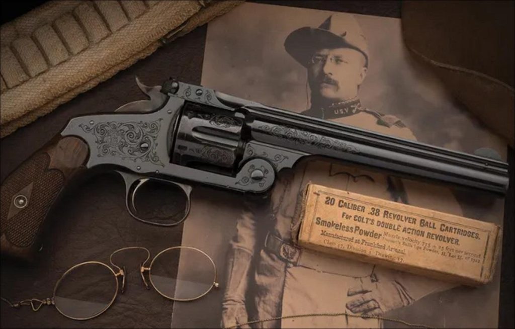 „Pistolul de noptieră” care a aparținut fostului președinte american Theodore Roosevelt, vândut la licitație. Suma uriașă obținută pentru revolver