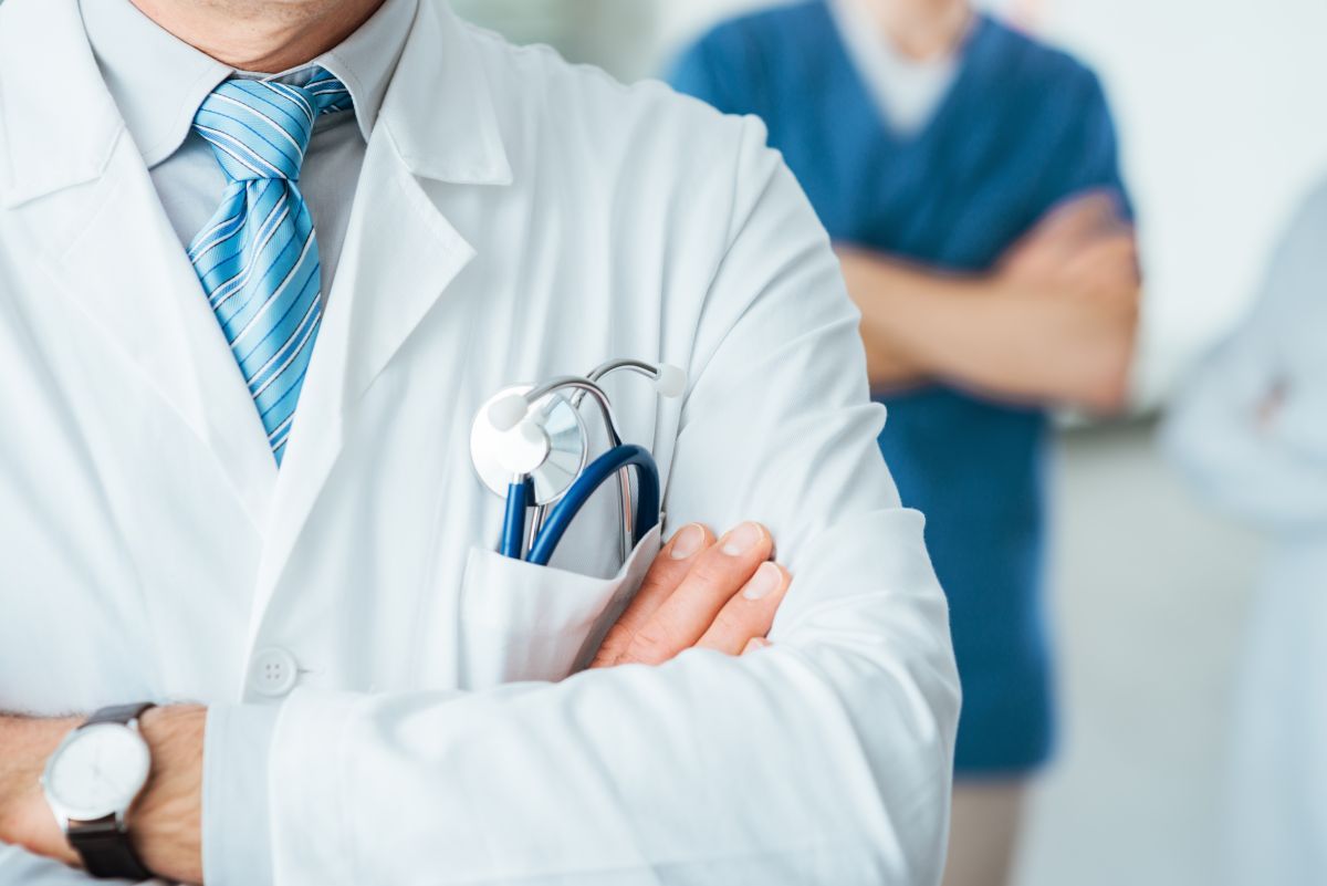 Cum procedau cei doi medici acuzati ca montau stimulatoare cardiace luate de pe cadavre