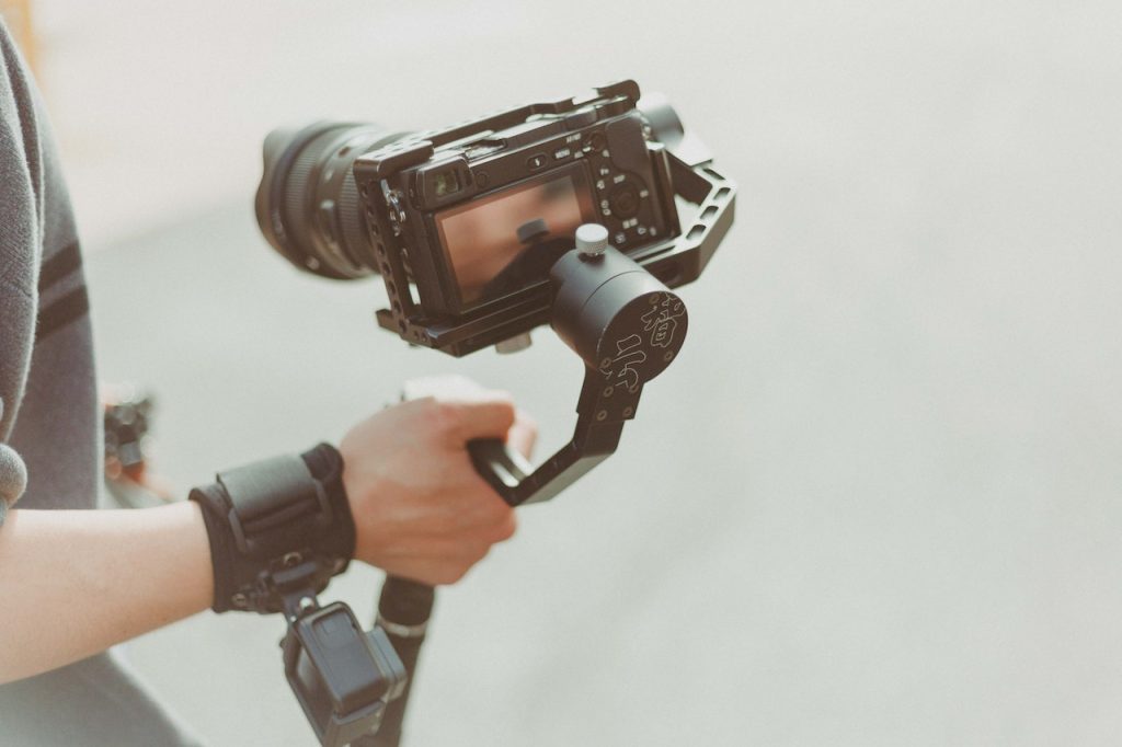 Cum să alegi fotograful pentru nuntă sau botez. „Detaliile cerute de clienți fac diferența”