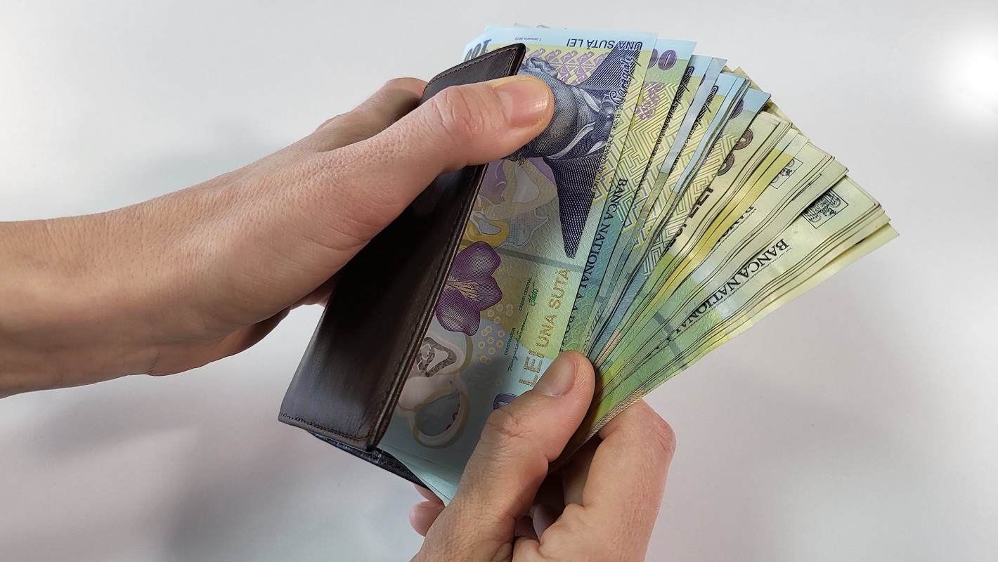 Nu mai pierzi timp cu reclamații la telefon: amenzi de până la 100.000 de lei dacă nu-ți rezolvă problema rapid, în România