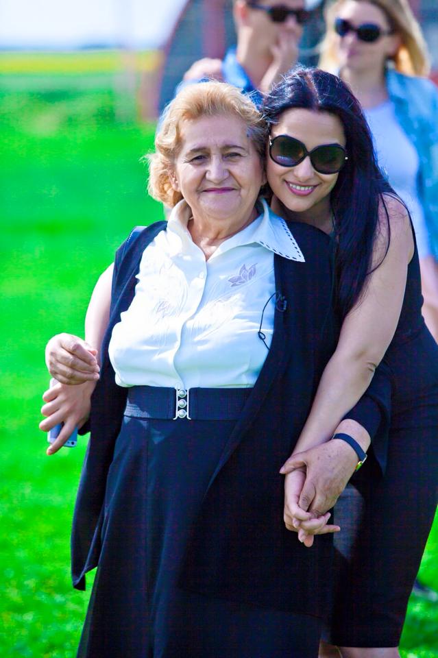 Rebeca și mama ei