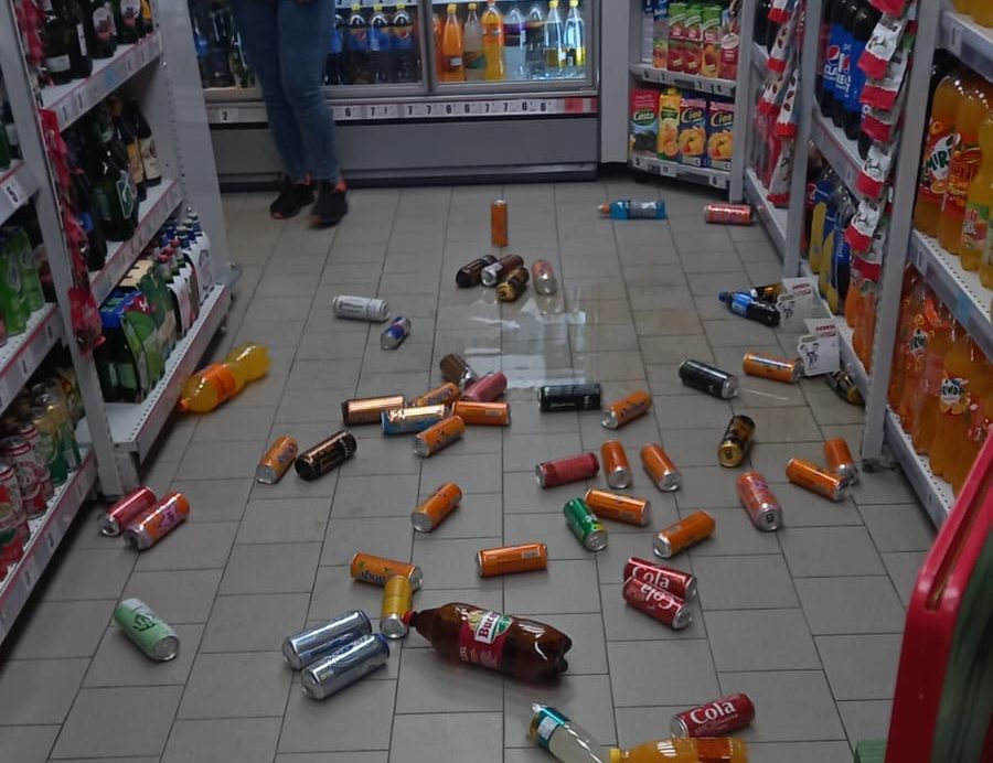 Primele imagini cu pagubele produse de cutremurul de 5,7 la Craiova. Ce s-a întâmplat într-un supermarket