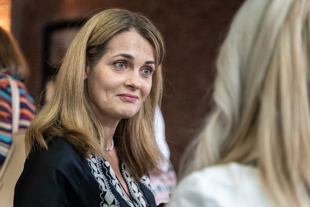 Elvira Deatcu, despre cele mai dificile scene filmate pentru serialul Clanul. Dezvăluirile actriței care a împlinit recent 51 de ani. „Cu aia îmi e greu, te încorsetează” VIDEO EXCLUSIV