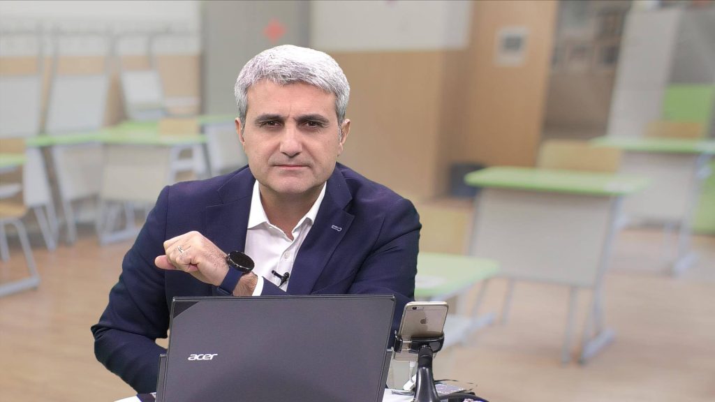 Mutare surpriză în televiziune. Robert Turcescu va prezenta o emisiune nouă, când și pe ce post se difuzează „Sub semnul întrebării”