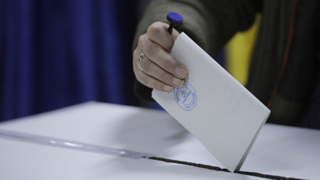 Surpriză de proporții în ultimul sondaj CURS. Două partide urcă vertiginos în intenția de vot a românilor