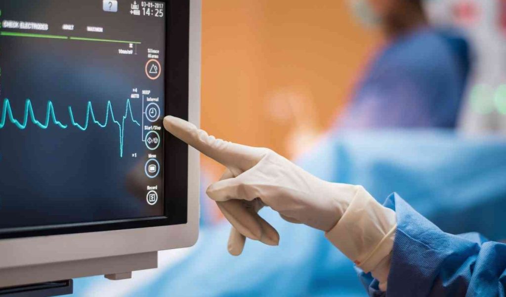 Se poate vedea la EKG dacă ai avut un infarct? Cum se face electrocardiograma