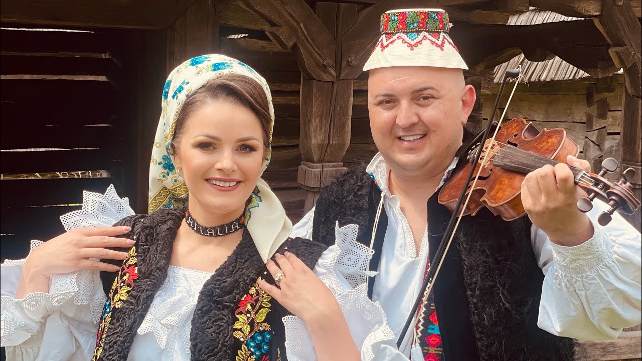 Amalia Ursu si Vasilica Ceterasu