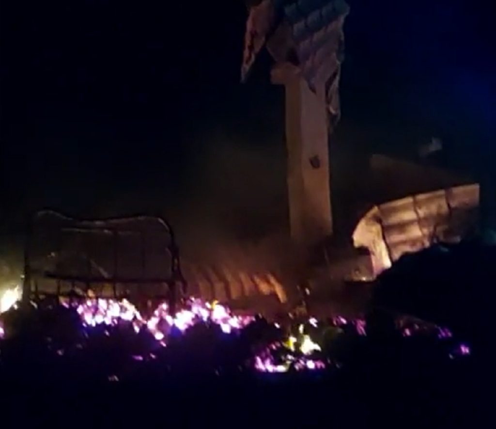Atac în stil mafiot la Vișeul de Sus. S-au tras focuri de armă, au fost incendiate mașini, iar paznicul unei cabane a fost sechestrat. De la ce a pornit totul