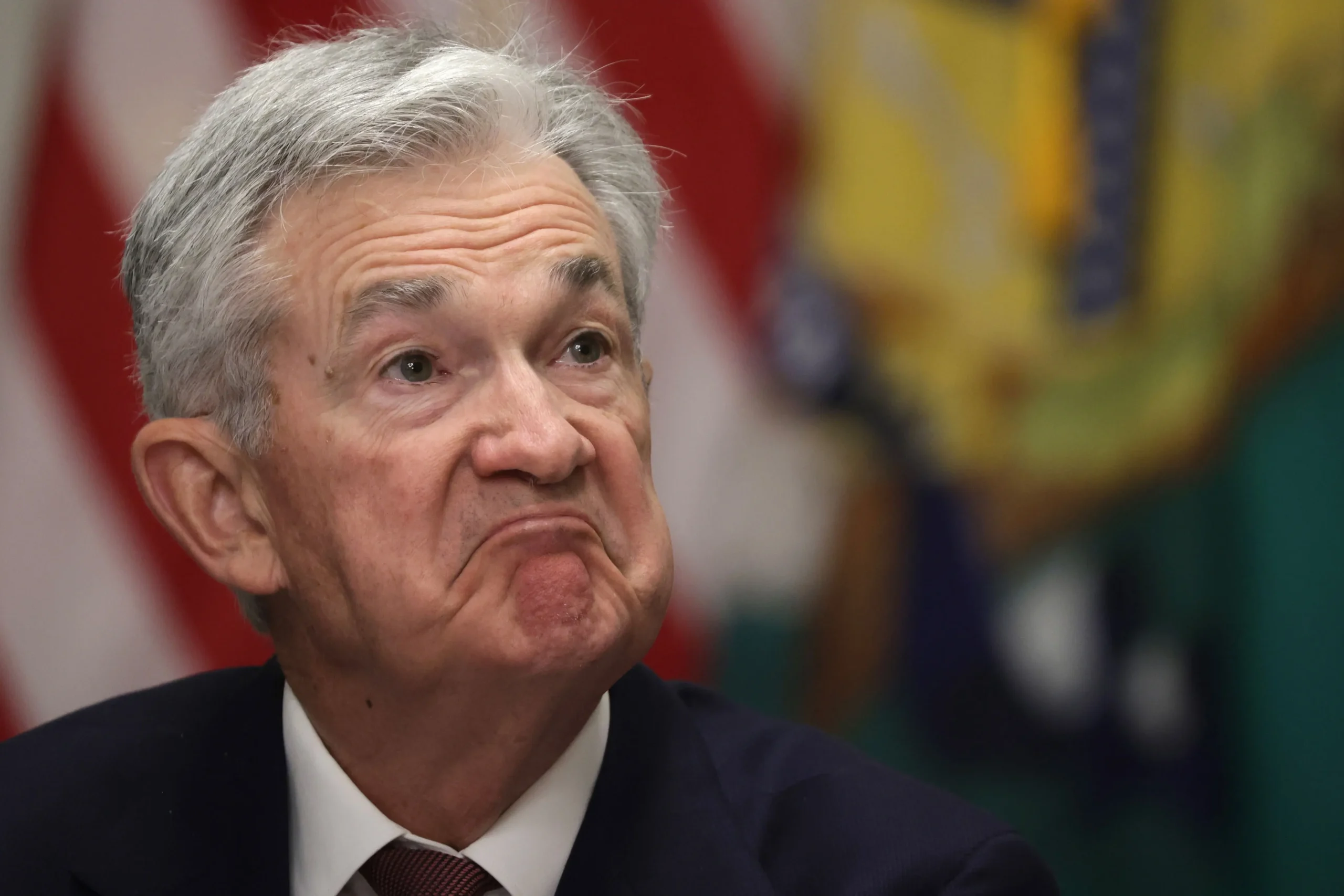 Cum a fost presedintele Rezervei Federale, Jerome Powell, pacalit de doi actori rusi