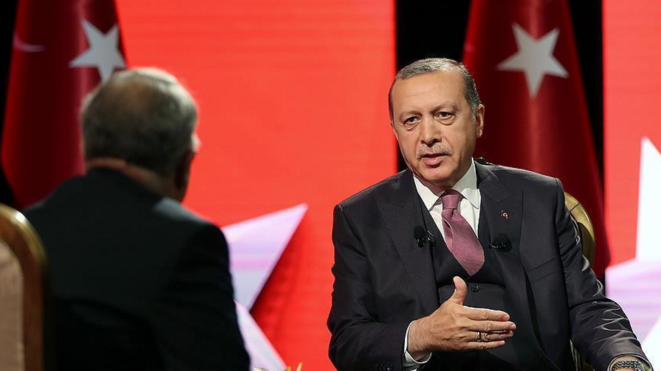 Erdogan a oprit un interviu dupa ce i s-a facut rau