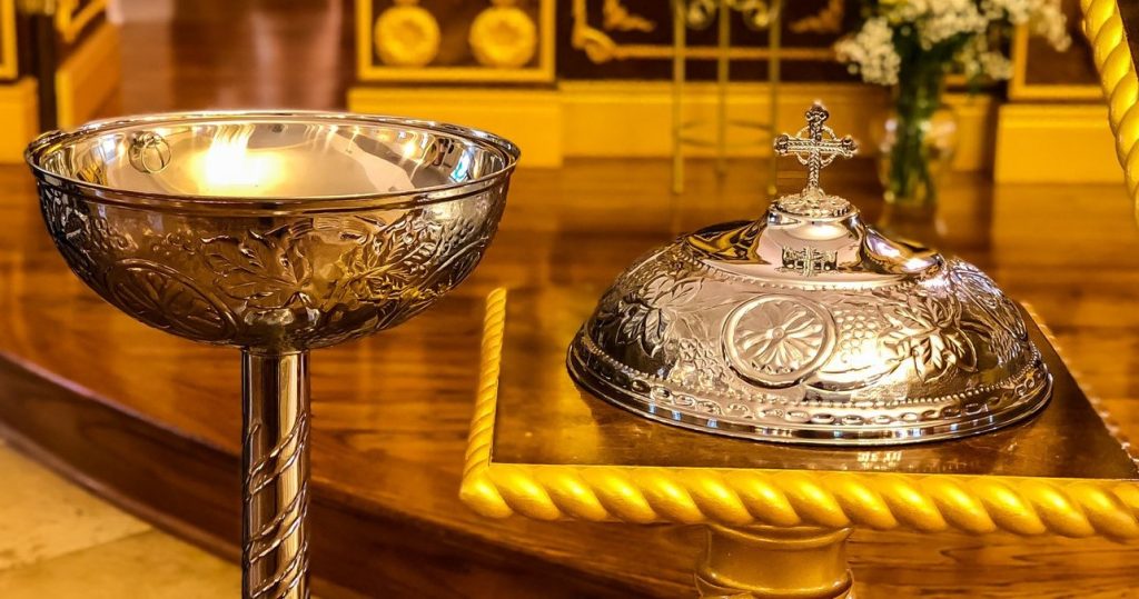 Rugăciunea pe care să o spui înainte de a lua anafură. Acestea sunt cuvintele pe care trebuie să le rostești