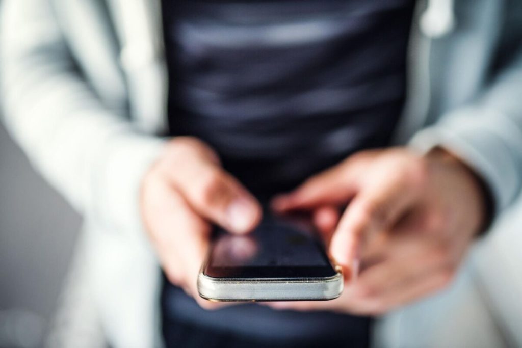 Moment crucial pentru omenire: se împlinesc 50 de ani de la primul apel de pe un telefon mobil. Cum arăta dispozitivul. Foto