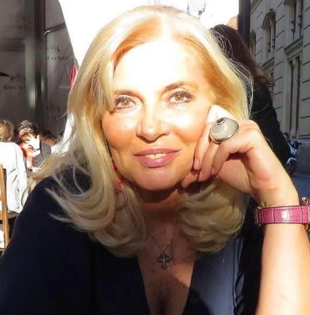 Adriana Ichim, top model al anilor ’80, o viață ca-n filme. Povestea de viață a unui „Manechin în două lumi”, după chiar titlul uneia din cărțile pe care le-a scris. EXCLUSIV 
