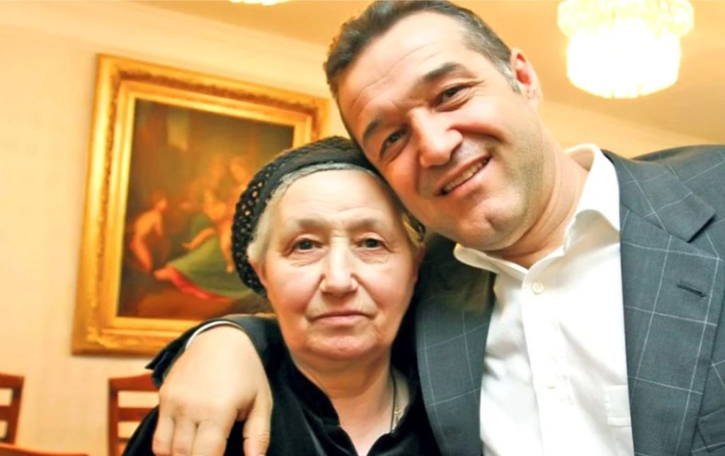 Mama lui Gigi Becali a ajuns în scaun cu rotile. Imagini dureroase