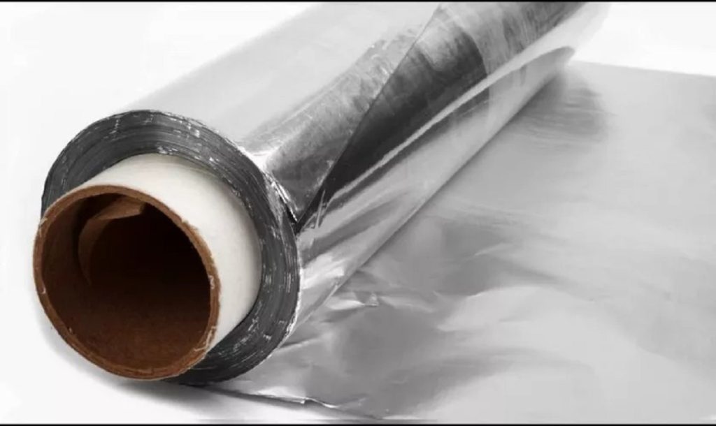 Folia de aluminiu, o constantă în viața noastră: cât este de periculoasă pentru sănătate