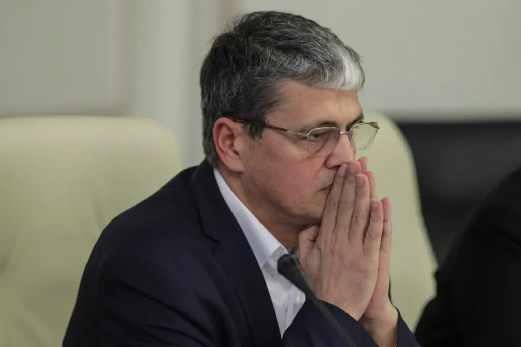 Vești teribile pentru bugetari. Ce se întâmplă cu salariile și sporurile în România