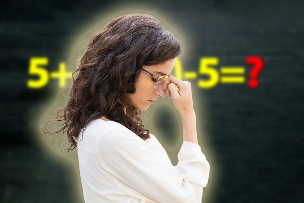 Testul IQ pe care mulți români îl pică. Răspunde repede cât face 5+5(5-5)-5