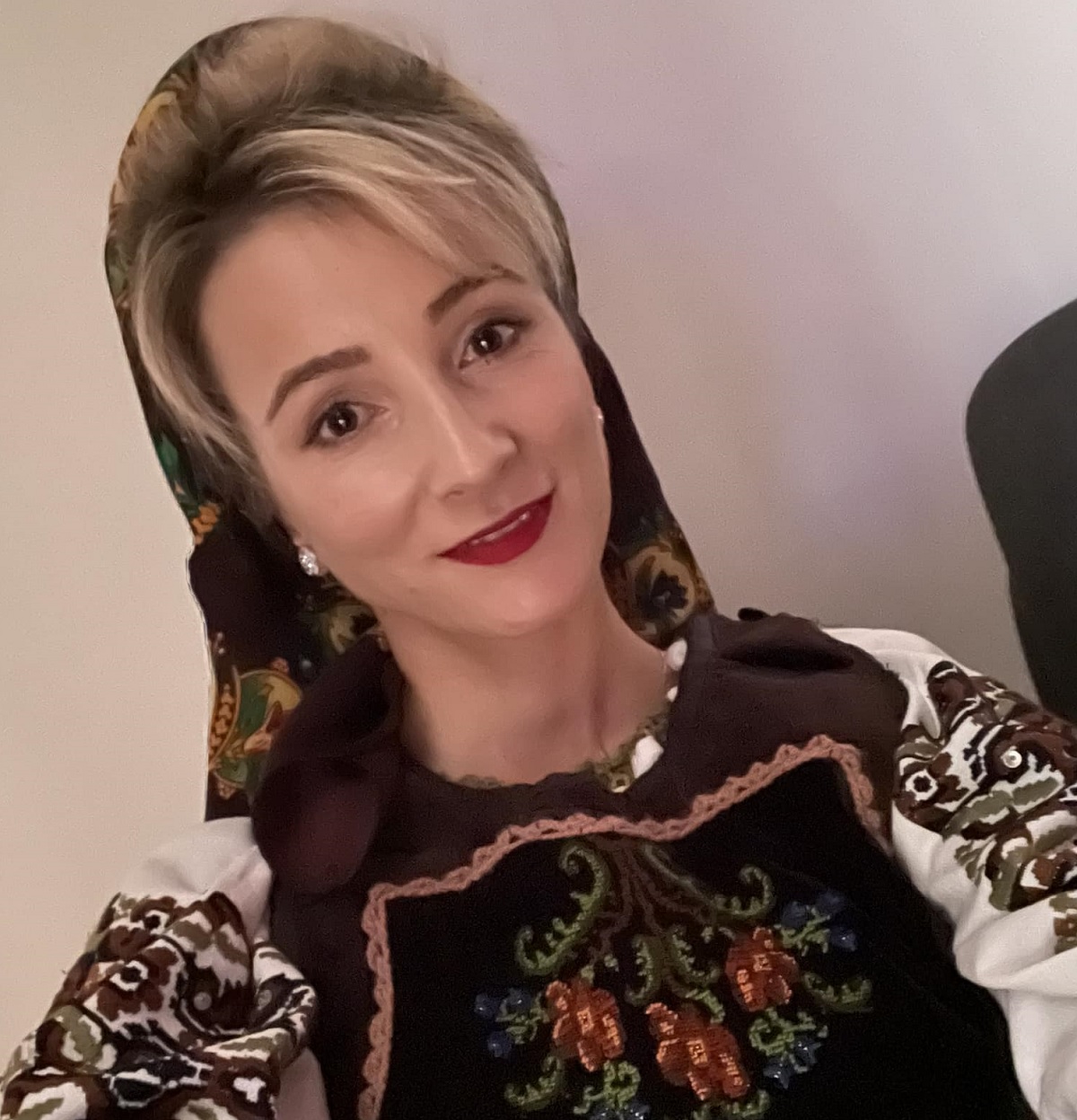 Divorț dureros în showbiz. O celebră cântăreață de muzică populară se desparte de soț 