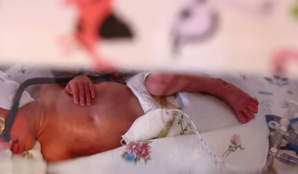 Premieră în medicină. S-a născut primul copil cu trei părinți genetici: un tată și două mame