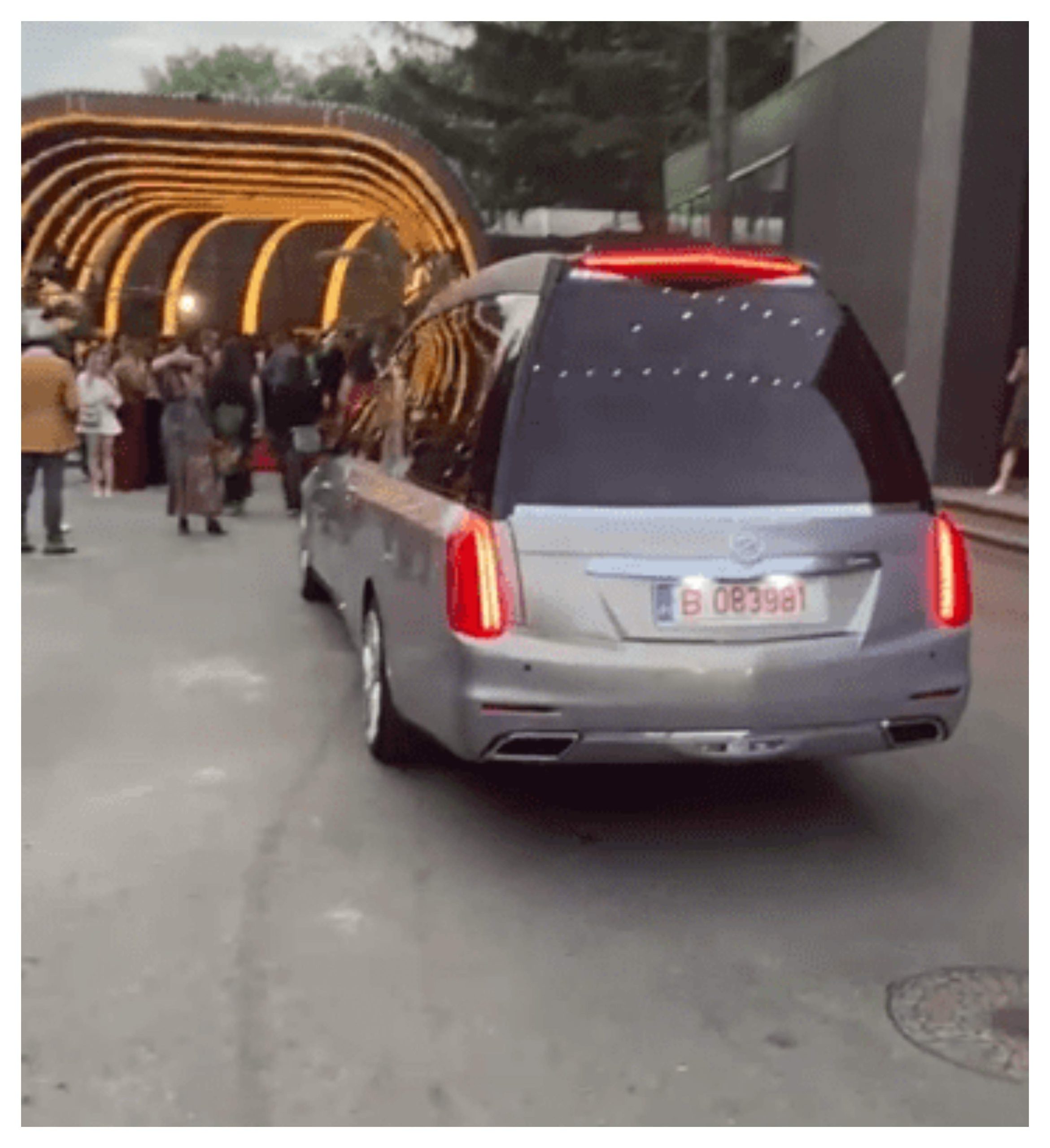 De ce a venit Anamaria Prodan cu dricul la un eveniment monden. Pe cine a scos impresara din locul mortului. Oamenii s-au crucit FOTO