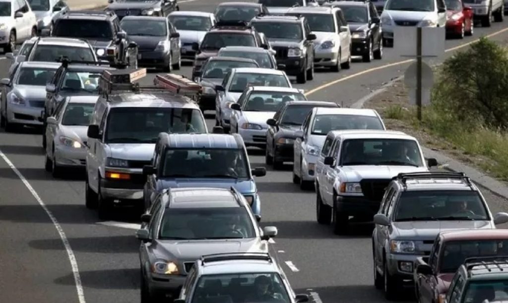 S-a schimbat Codul Rutier în România: când folosești faza scurtă sau lumina de întâlnire, de fapt