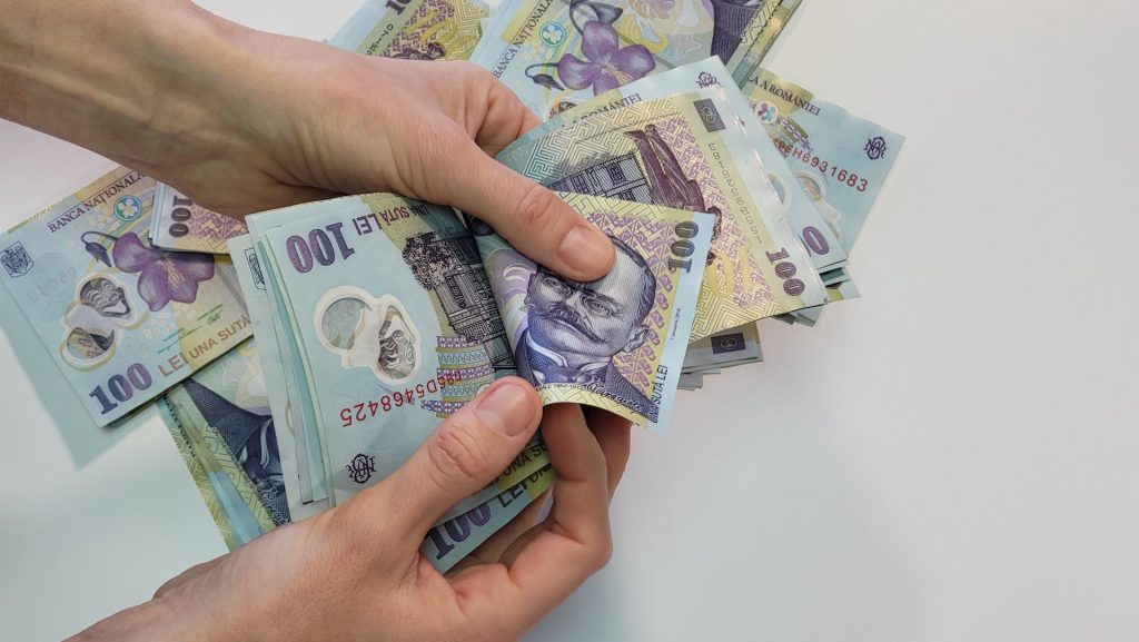 Bogaților din conducerea Transelectrica le-a fost blocată creșterea salariilor