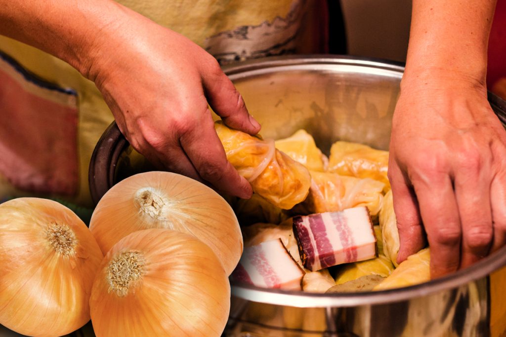 Câtă ceapă se pune la 1 kilogram de carne pentru sarmale. Secretul gospodinelor