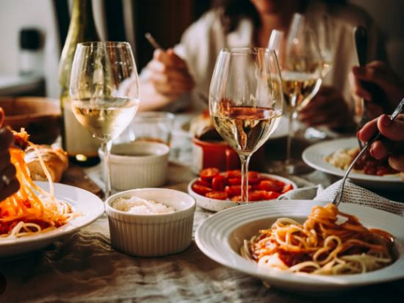 Ce taxa trebuie sa platesti daca te asezi la masa in restaurantele din Italia