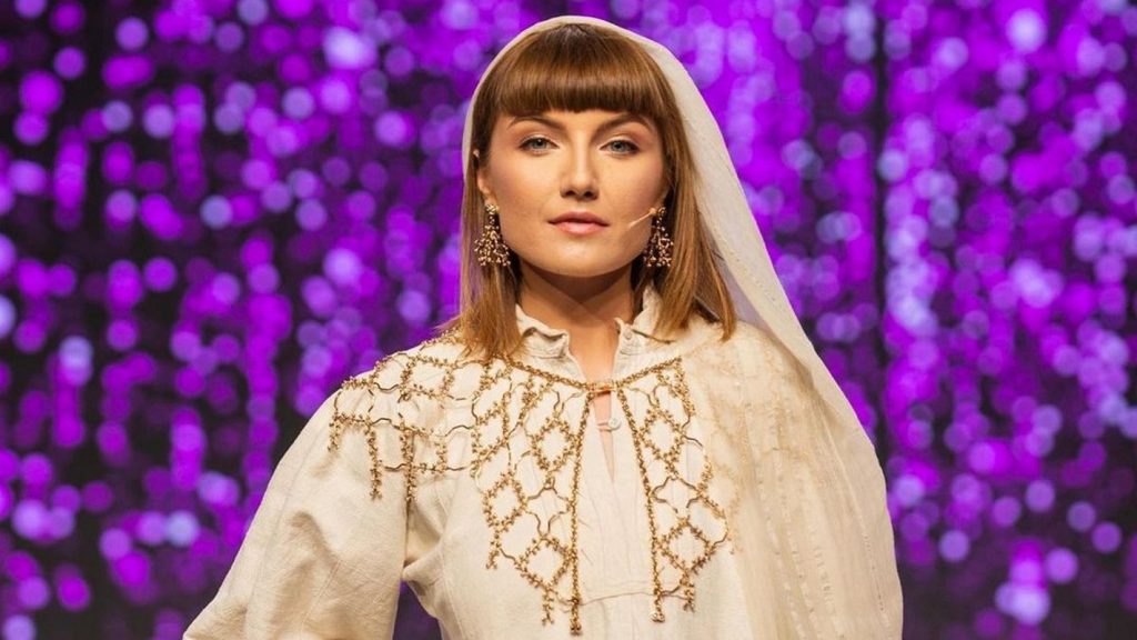 Alexandra Ungureanu, despre colaborarea surpriză cu un fost antrenor de la Vocea României. ”Are deja piesele în sertar pentru mine!”/ EXCLUSIV VIDEO