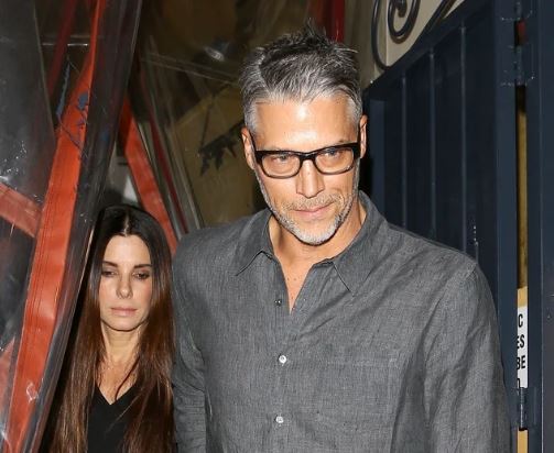 Sandra Bullock este in doliu
