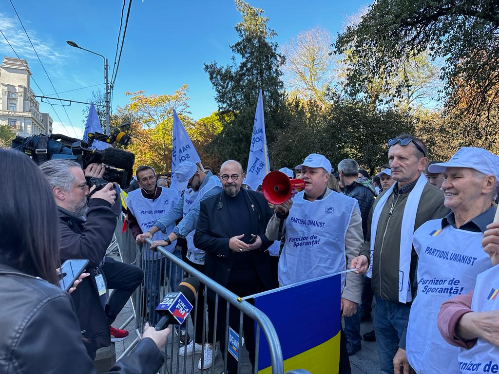 Piedone, pe primul loc la Primăria București, într-un sondaj realizat la comanda lui Nicușor Dan