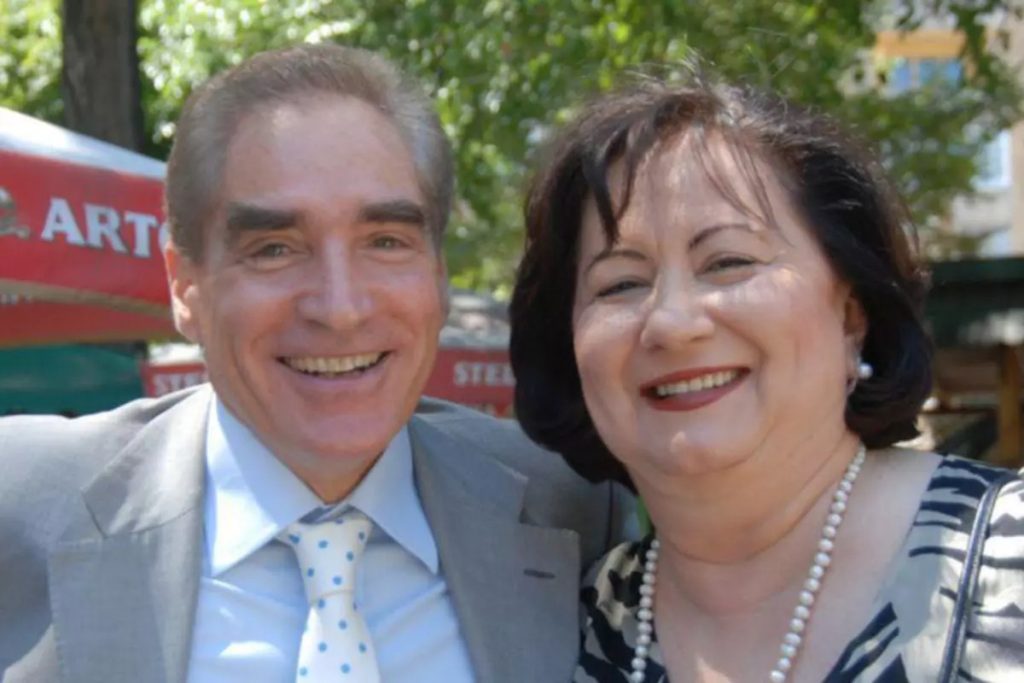 Primul mesaj al lui Petre Roman, după moartea Mioarei. Fostul premier se întoarce în țară pentru a o conduce pe ultimul drum: ”Era o femeie puternică!”