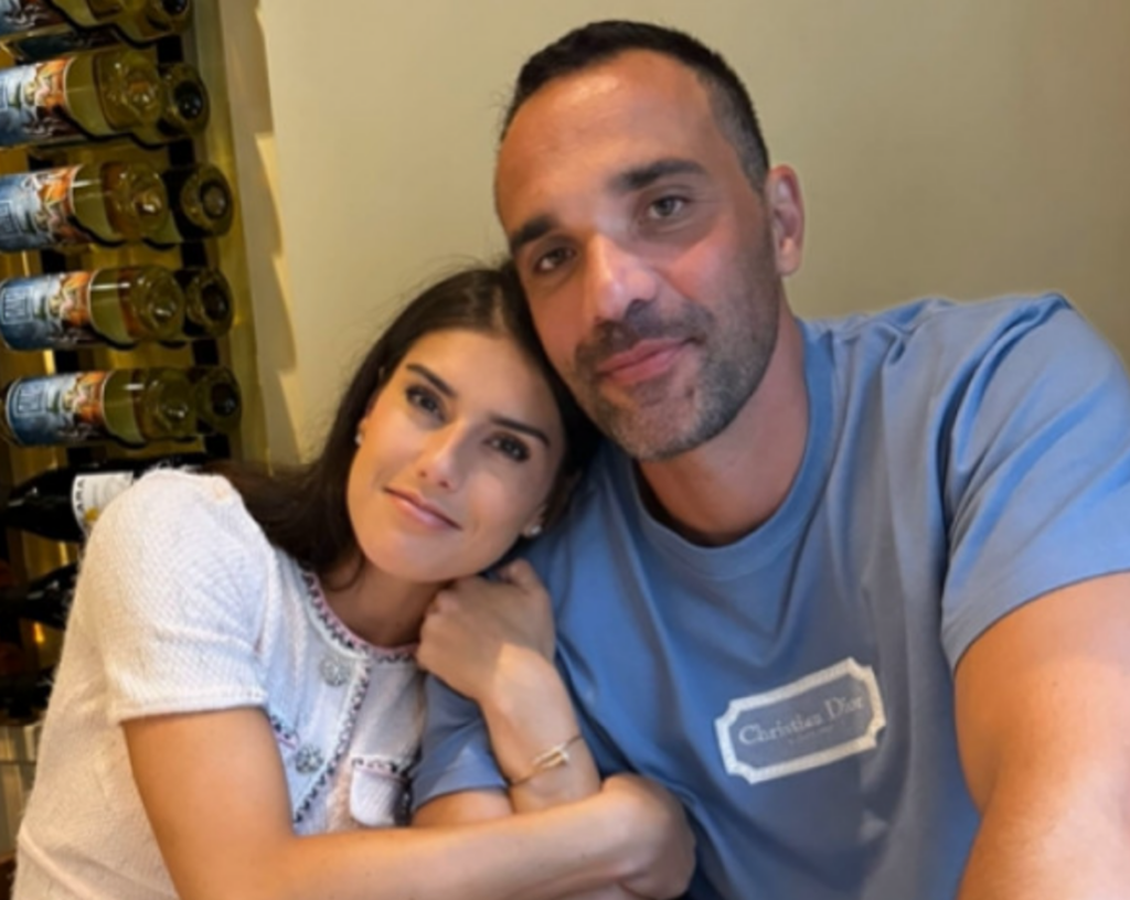 Sorana Cîrstea a postat o fotografie în care apare alaturi de „persoana mea favorită din întreaga lume”. Sau, cum ar spune fetele mai puțin scoase în lume, „o poză cu iubi”