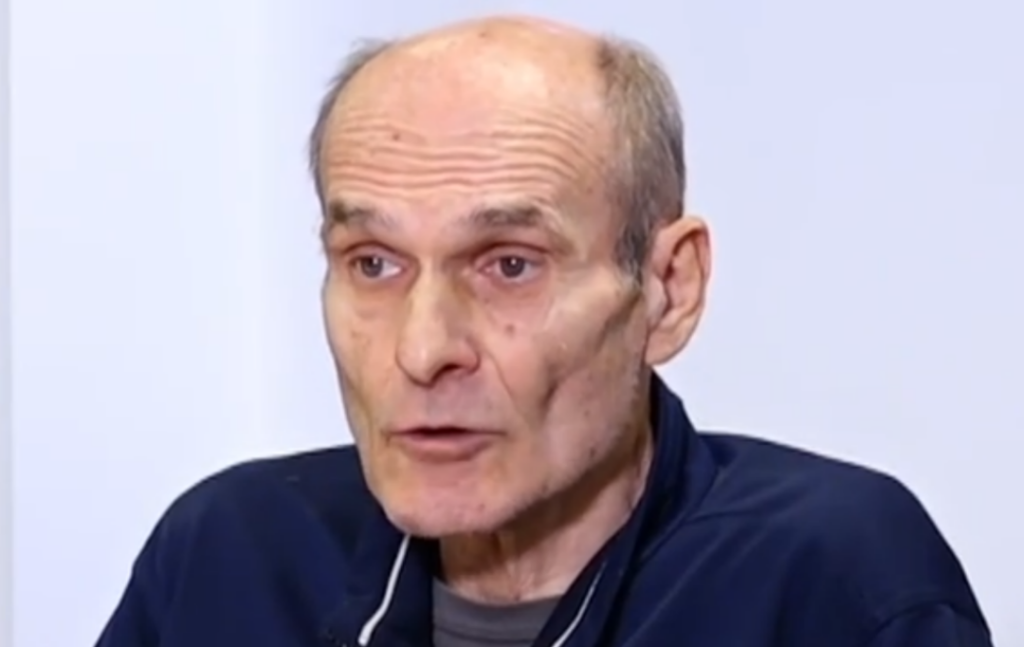 Cristian Tudor Popescu îi ceartă pe credincioși că nu ciocnesc lăcuste de Paște