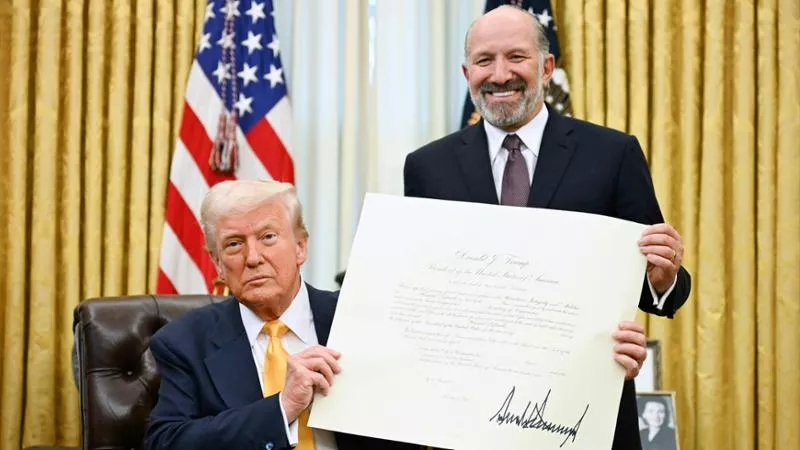 Trump emite „Carduri de aur”. Banii rușilor n-au miros