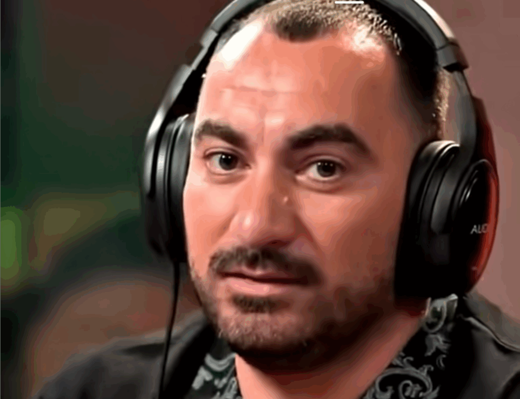 Talentul lui Pescobar e predat la Facultatea de Marketing. Urmează probabil și Facultatea de Chimie: „Cum să transformi racii congelați în bani gheață”