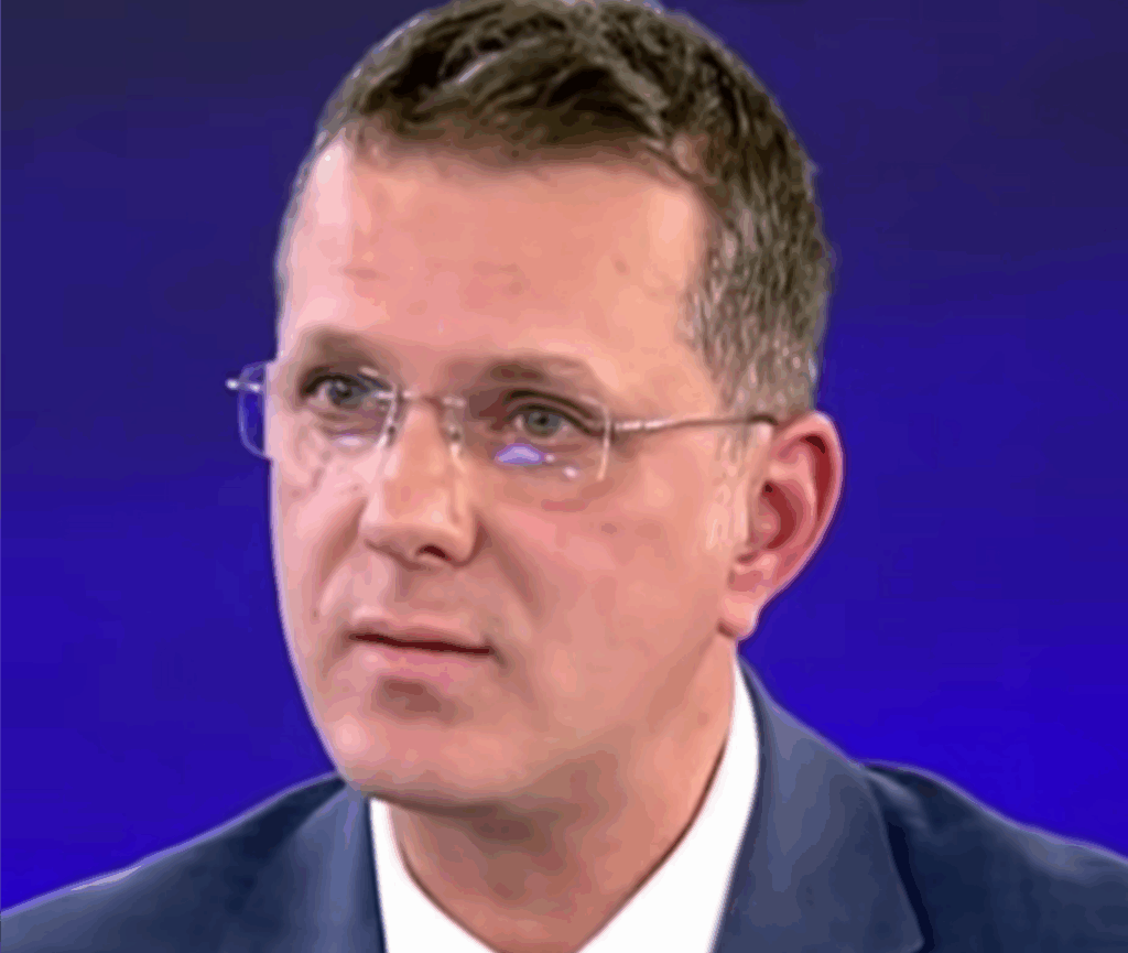 Ionuț Moșteanu a fost șef al unui club de biliard din Regie. Ceea ce îl recomandă și pentru funcția de ministru al Educației